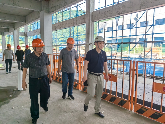 張(zhang)院長調(diào)研宜昌(chang)分院