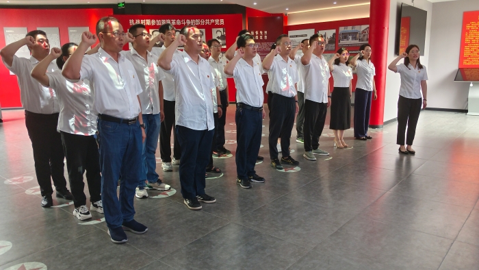 黨員政治生活館(guan)宣誓